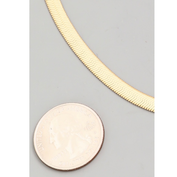 Monroe Necklace Gold Tone Single Chain - Picture 3 of 3